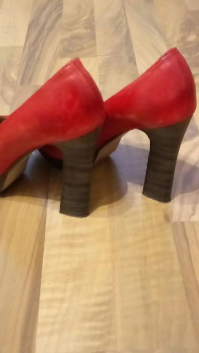 Buty damskie czerwone ze skóry roz. 38