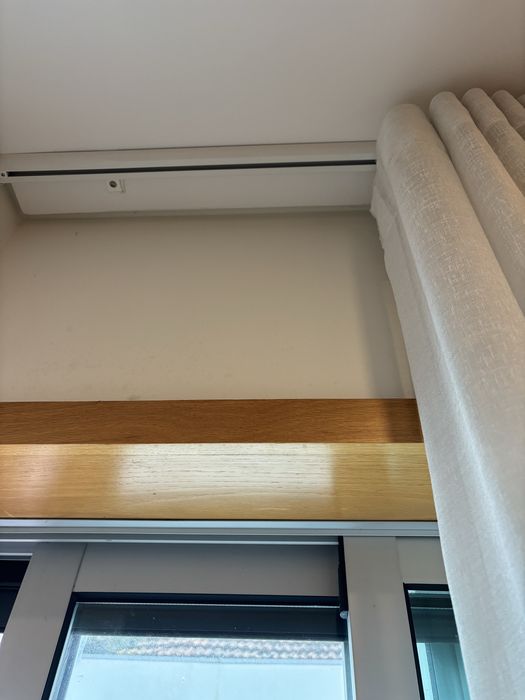 Cortina com sistema de calha