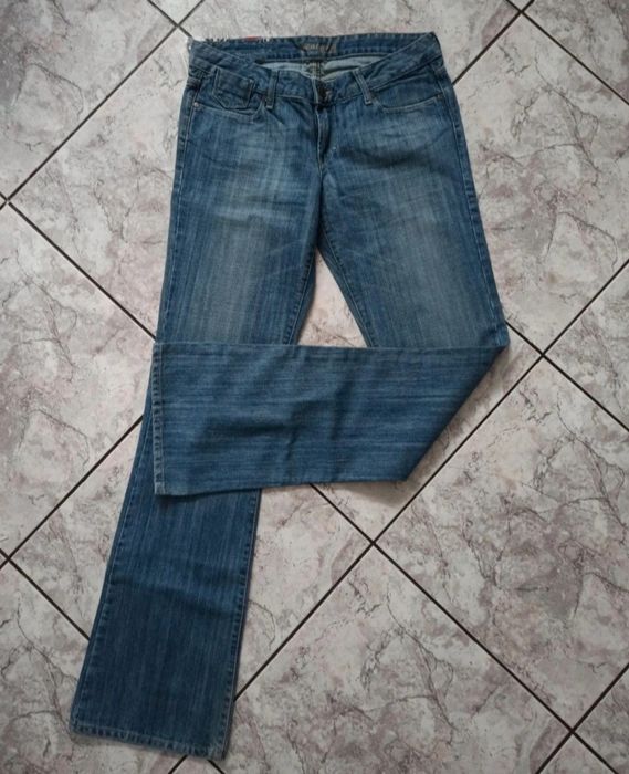 - Biodrówki jeansowe  rozszerzane na dole, Ventana jeans