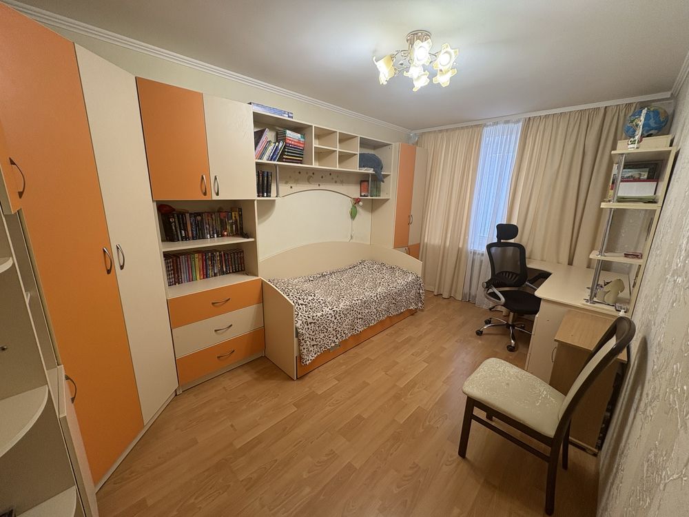 Продаж 3-х кім квартри 2/16 біля Водолію