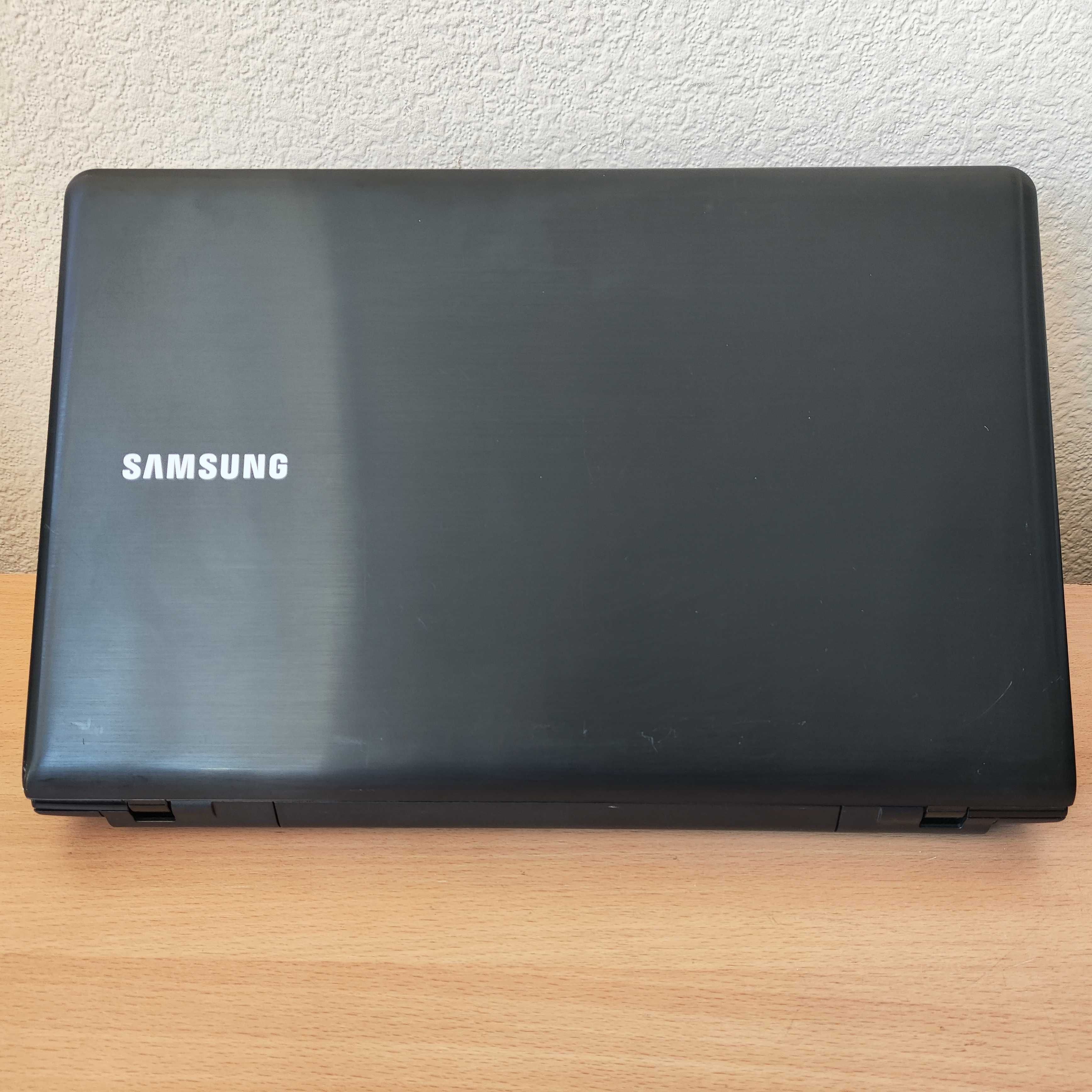 Ноутбук Samsung NP355E5C 15.6" AMD E2-1800/4GB/500GB HDD/AMD Graphics