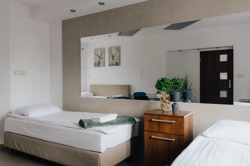 Noclegi KAŁUSZYN, Centrum obok sklepu Topaz i stacji Orlen