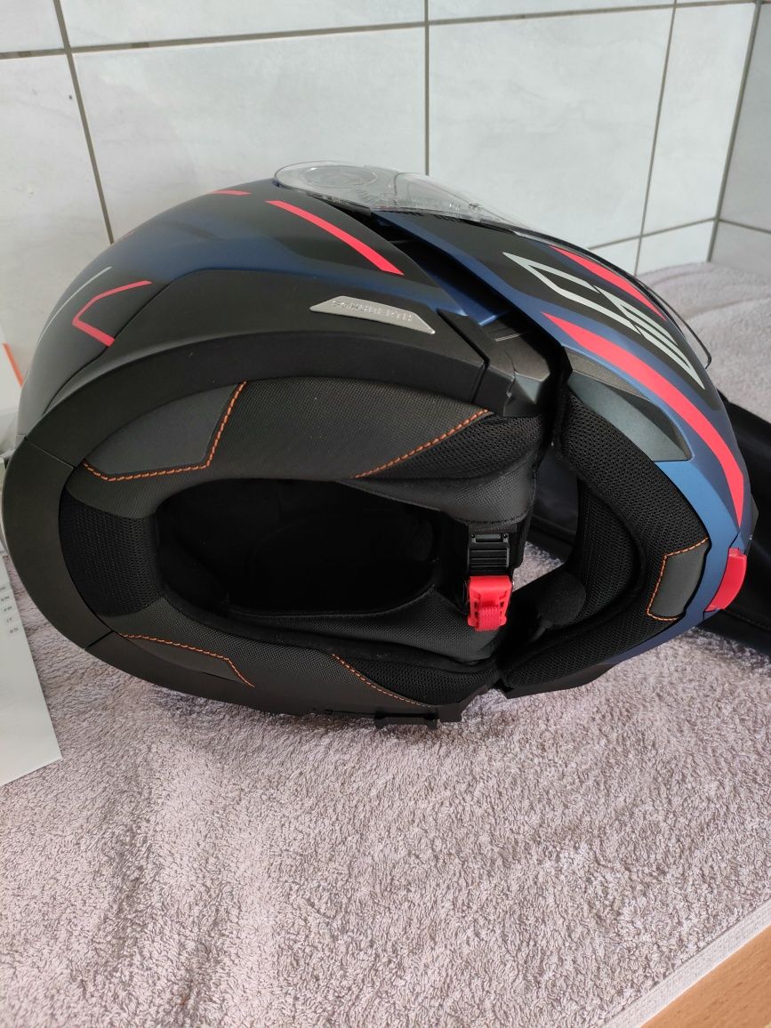 Kask Schubert z interkomem STAN IDEALNY najnowszy model