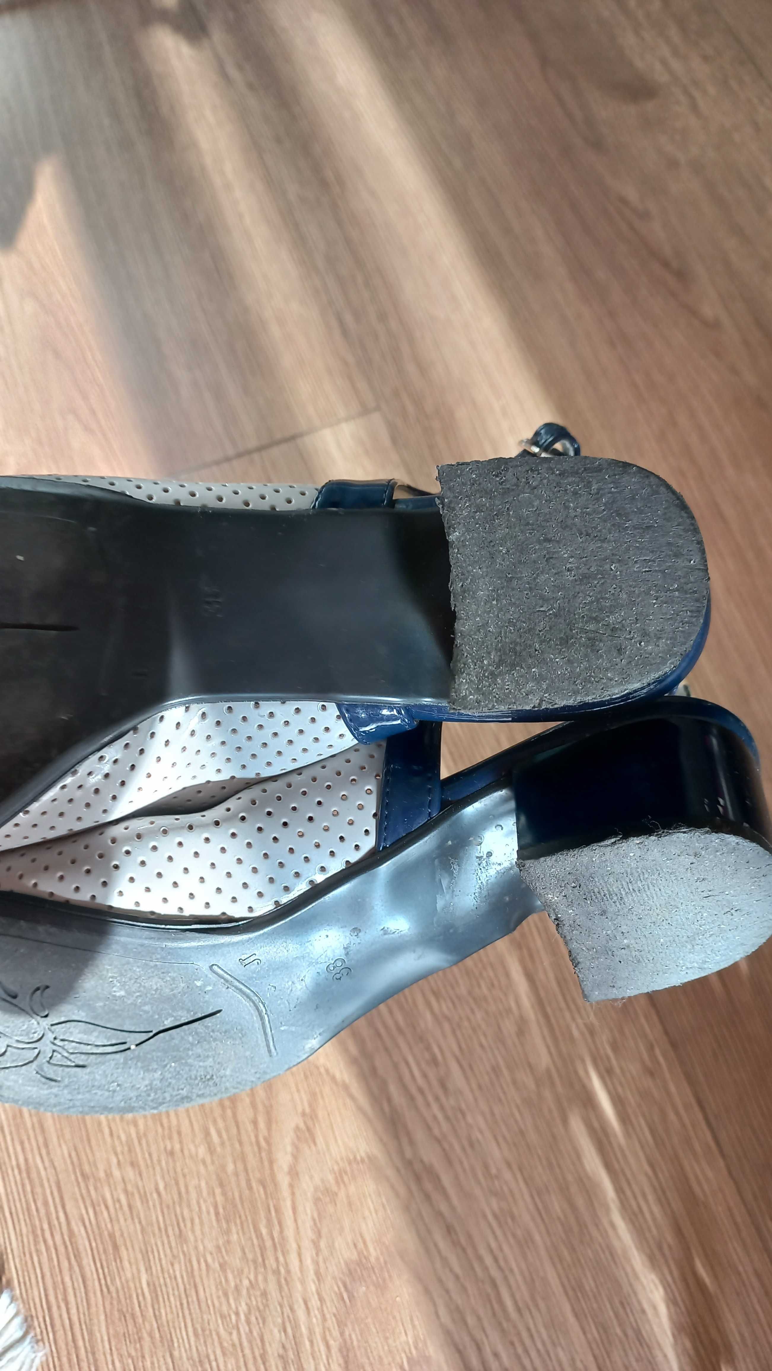Buty damskie ze skóry sandałki r.38 słupek  baleriny