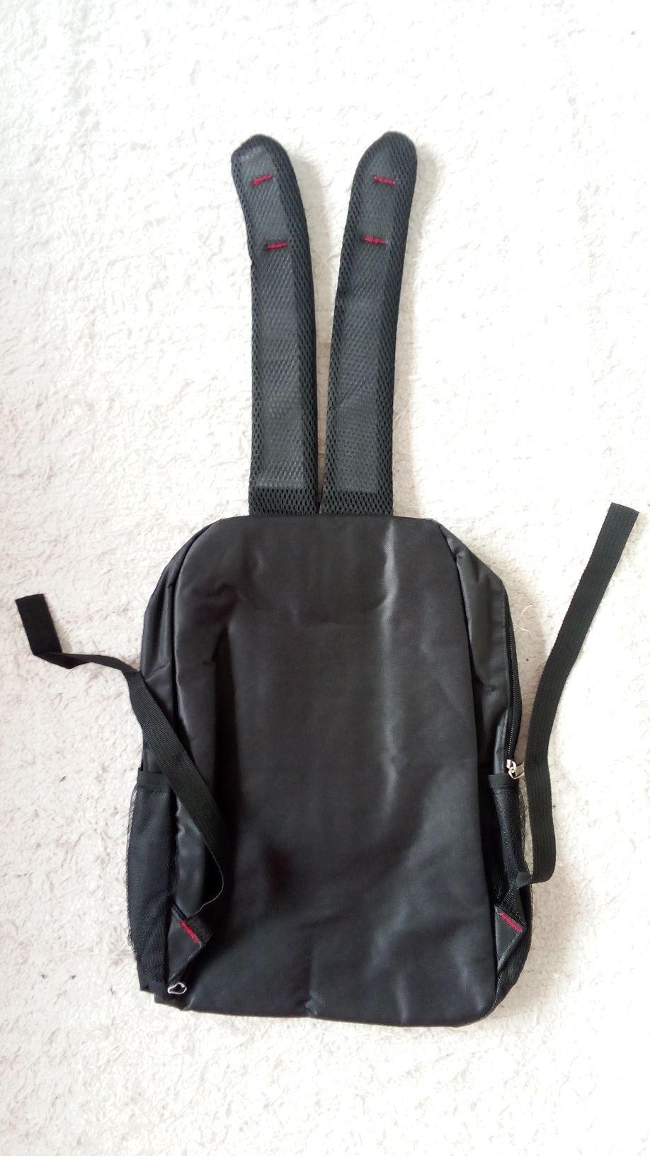 Mochila preta nova