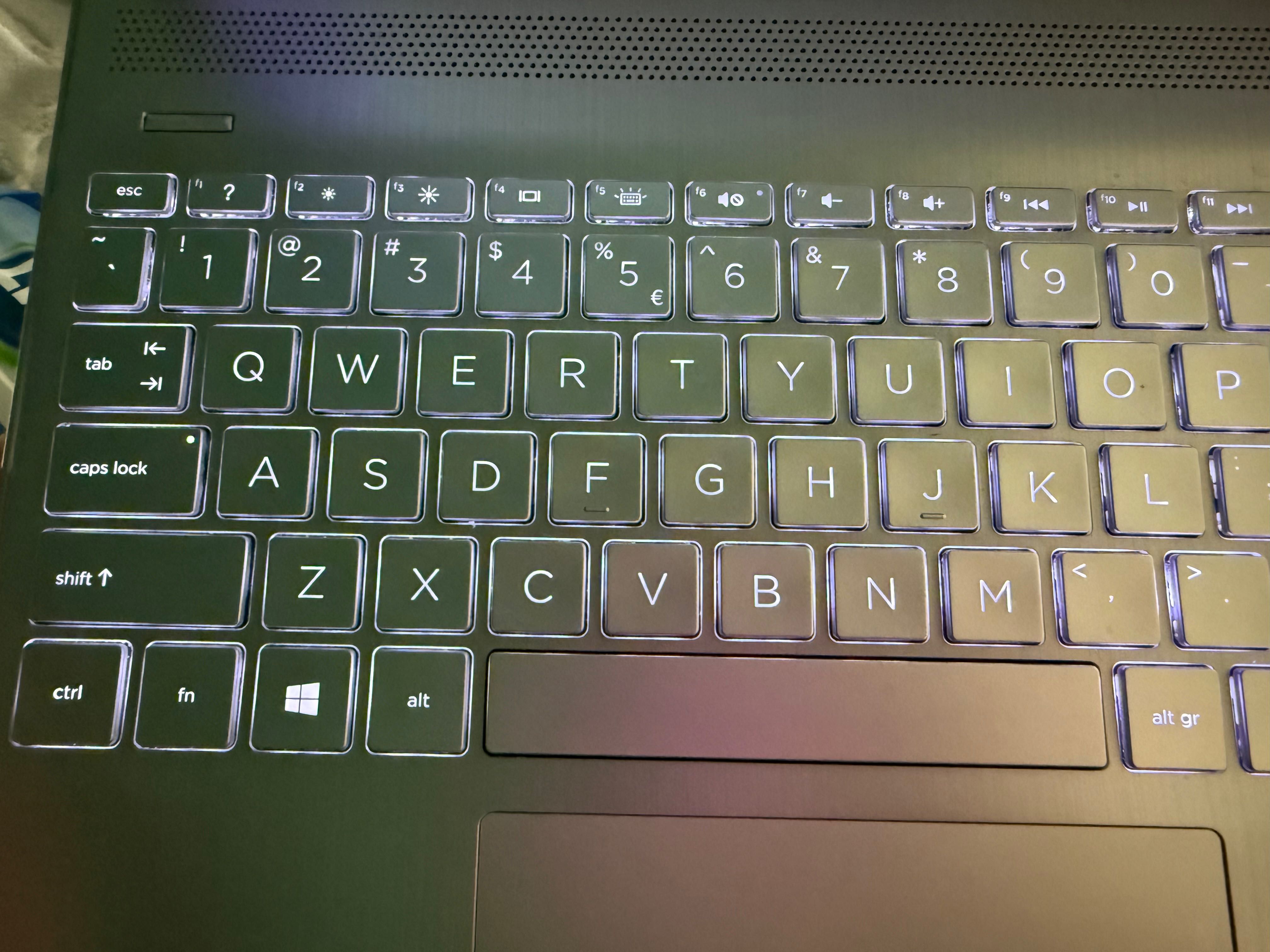 Laptop HP 15 i5 / 8 GB RAM / SSD 256 GB / Windows 11 / Bateria OK