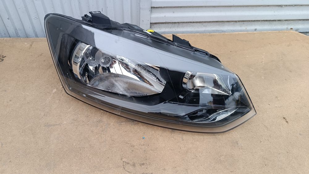 Vendo farol direito de VW polo 6R ano 2009/14