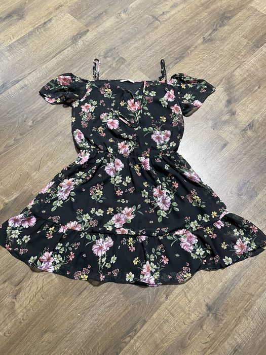 Плаття чорне з квітами літнє розмір м-л