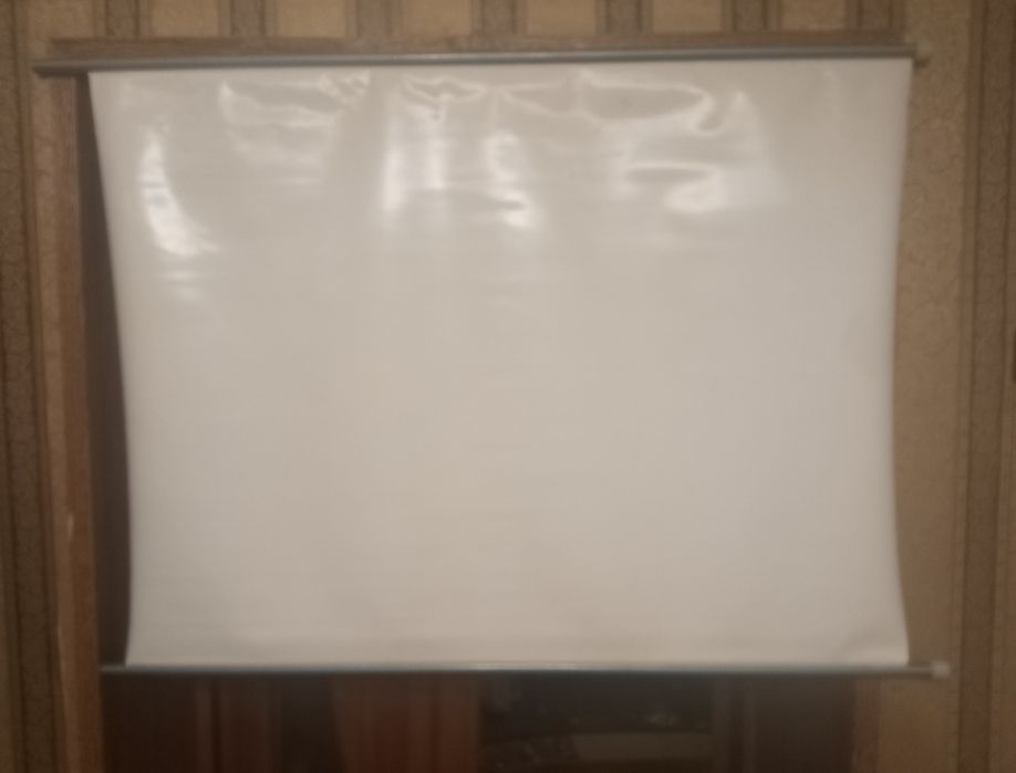 Экран для проектора.