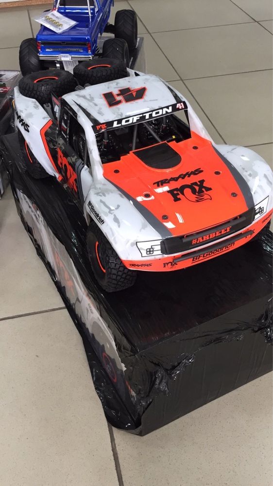 Traxxas Unlimited Desert Racer на радио управлении