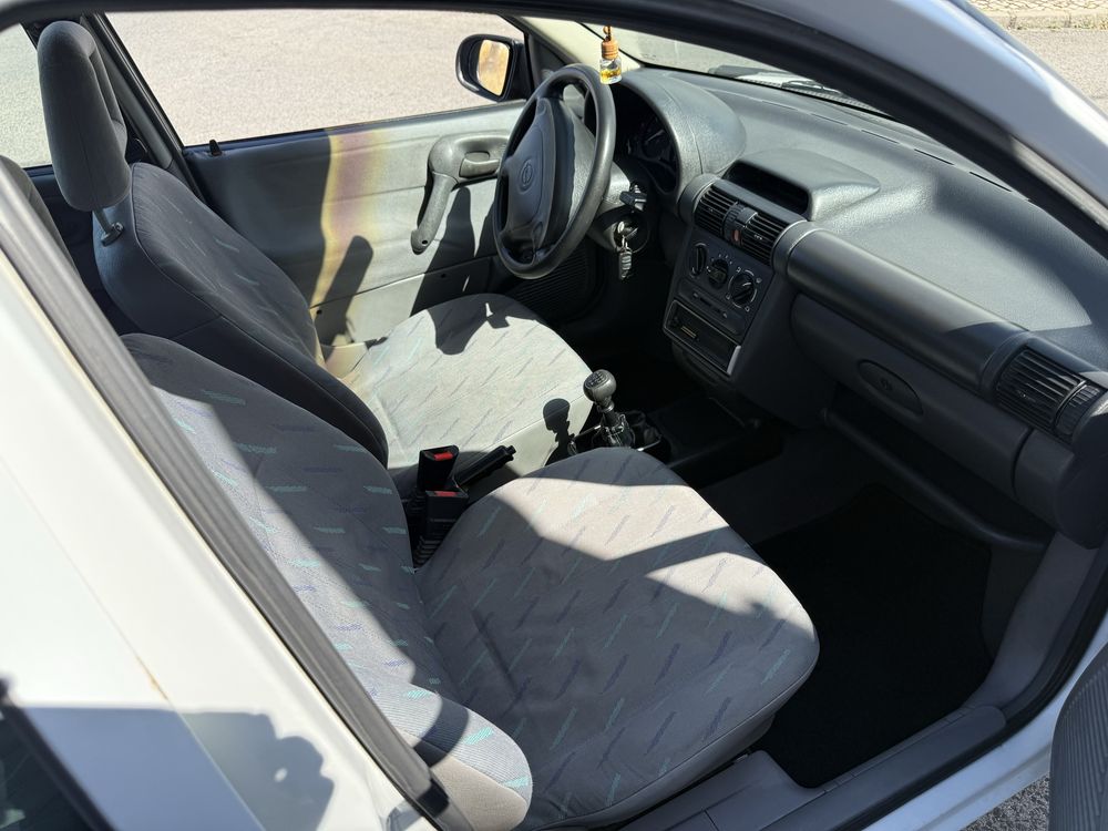 Opel corsa 1.2 Gasolina (impecavel)