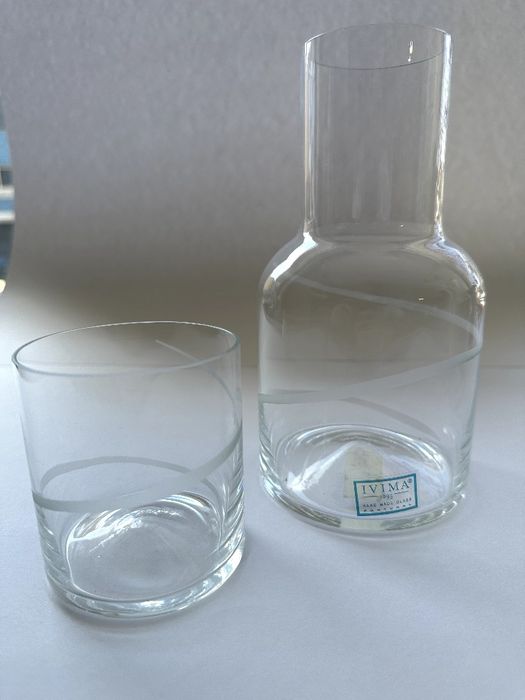 Jarro de água com copo