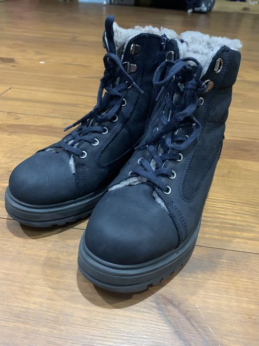 Зимове жіноче взуття. 36 розмір.