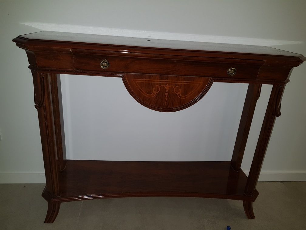 Mesa de entrada com gaveta