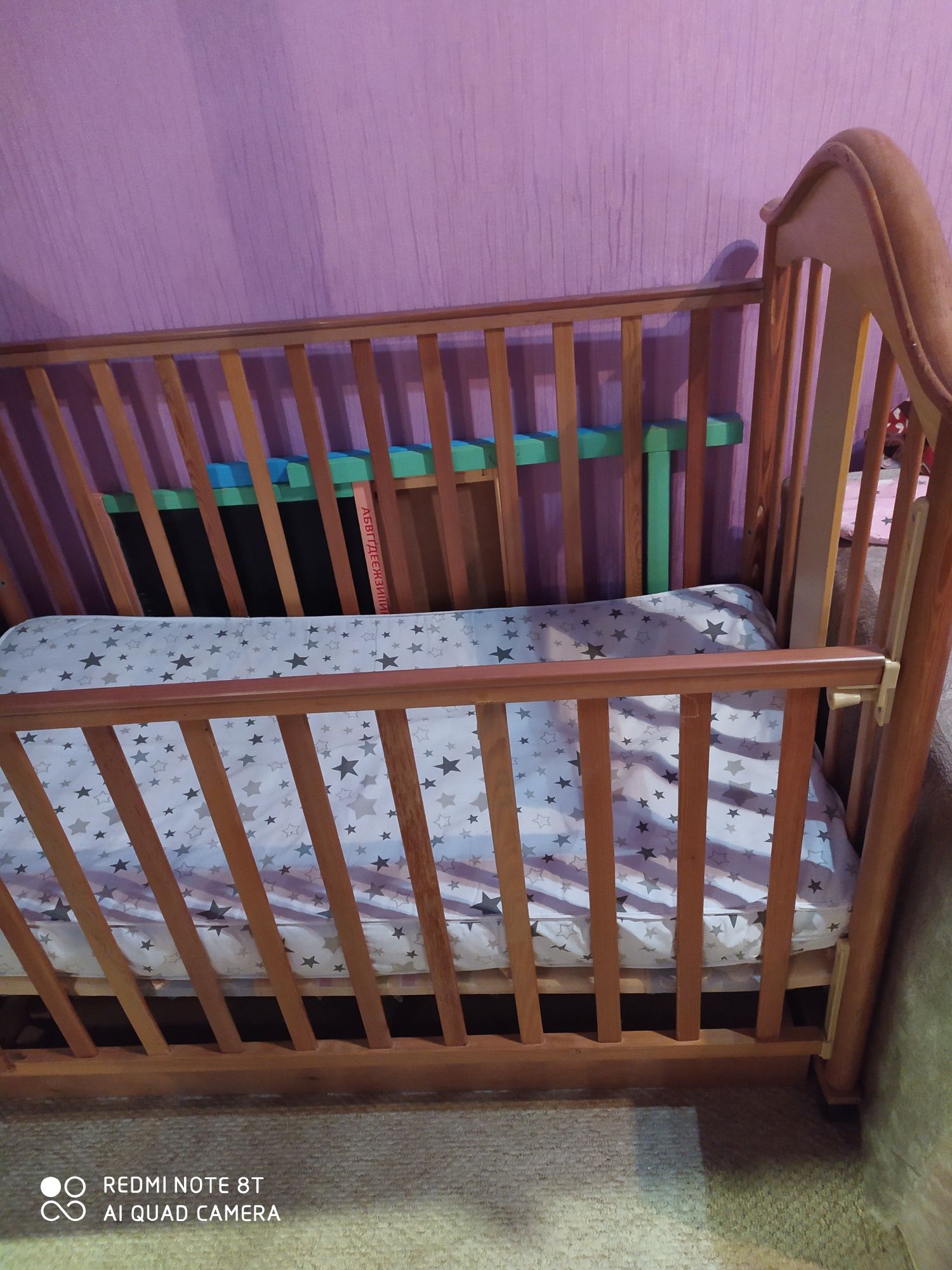 Дитяче ліжечко для немовлят