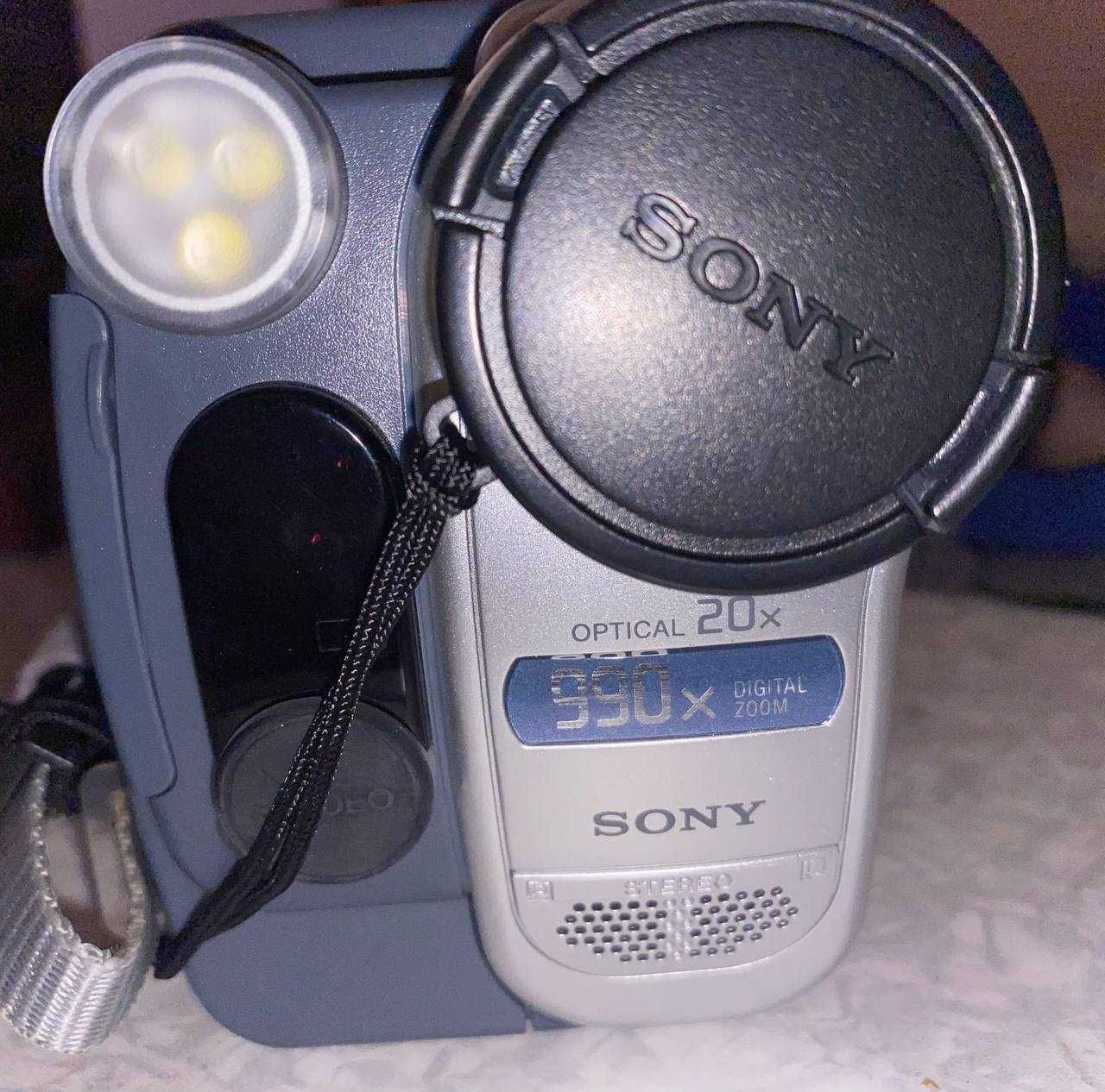 відеокамера Sony Handycam DCR-TRV255E