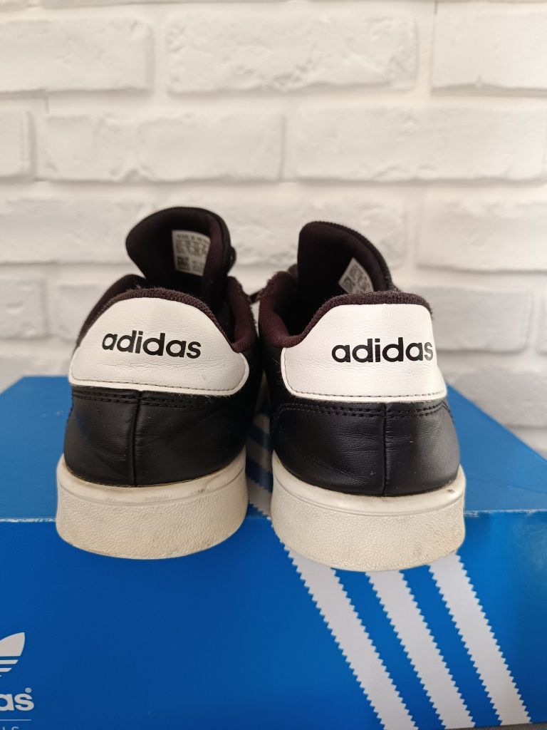Adidas czarne buty skórzane rozmiar 38