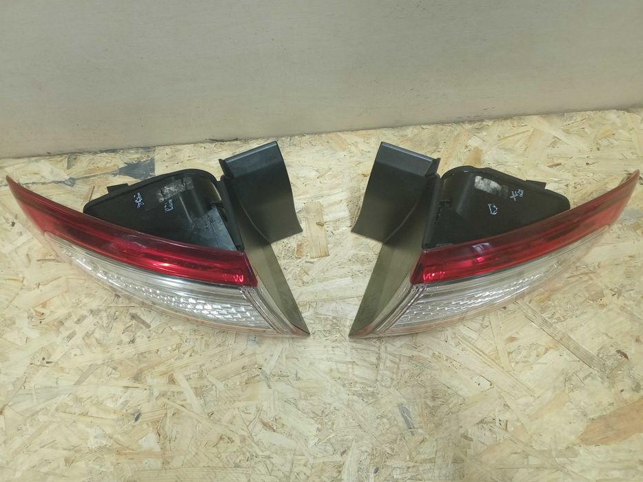 Ford Mondeo MK4 FL lift lampa prawa lewa hatchback tył tylna oryginał