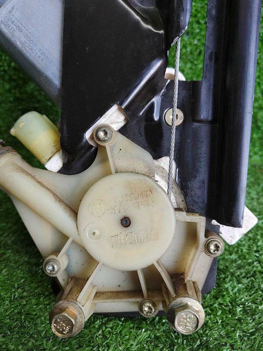 Задній склопідйомник правий Рестайл BMW Е39 БМВ Е39