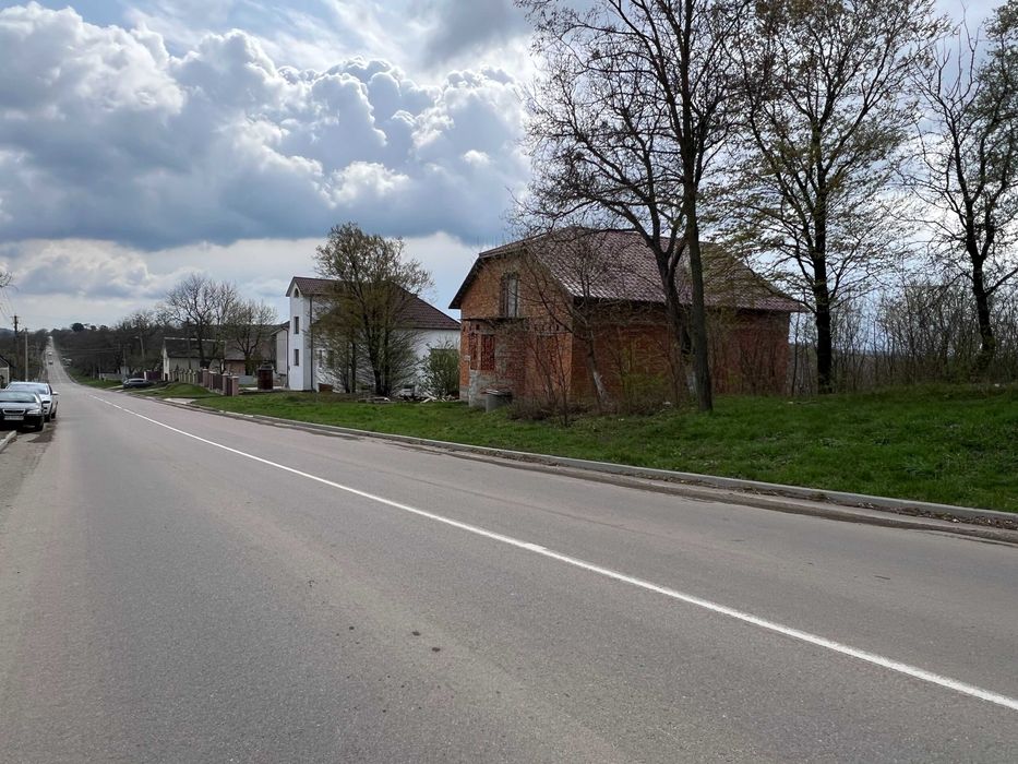 Продаж БУДИНКУ + 23 сотих землі 15км від м. Чернівці