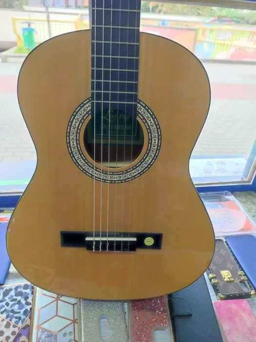 brązowa Gitara EVER PLAY z pokrowcem CANITO model EV-132