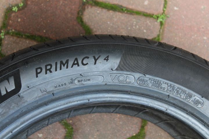 215 55 r18 michelin