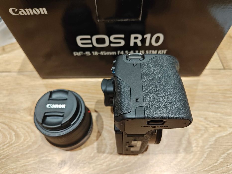 Aparat Canon EOS R10 z obiektywem Canon RF-S 18-45mm f/4.5-6.3 IS STM
