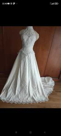 Vestido de noiva alta costura muito elegante