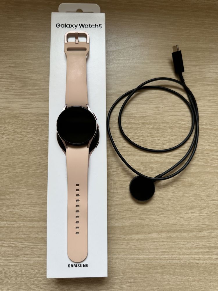 Smartwatch Samsung Galaxy Watch5 różowy pink gold