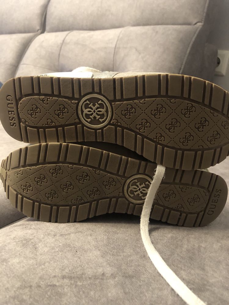 Кросівки GUESS р.36