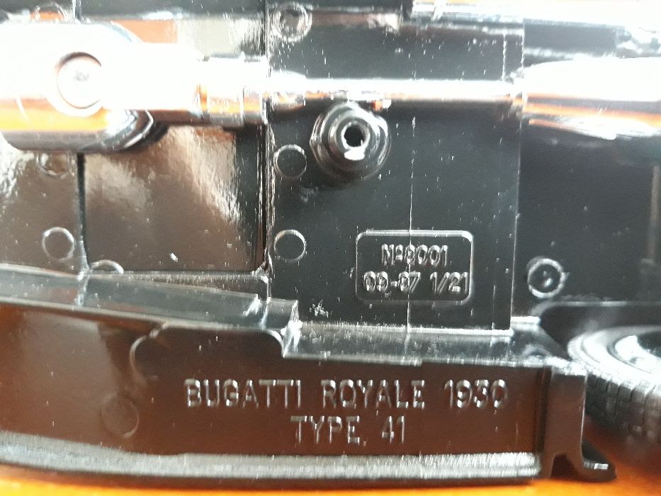 bugati royal 1:18 solido