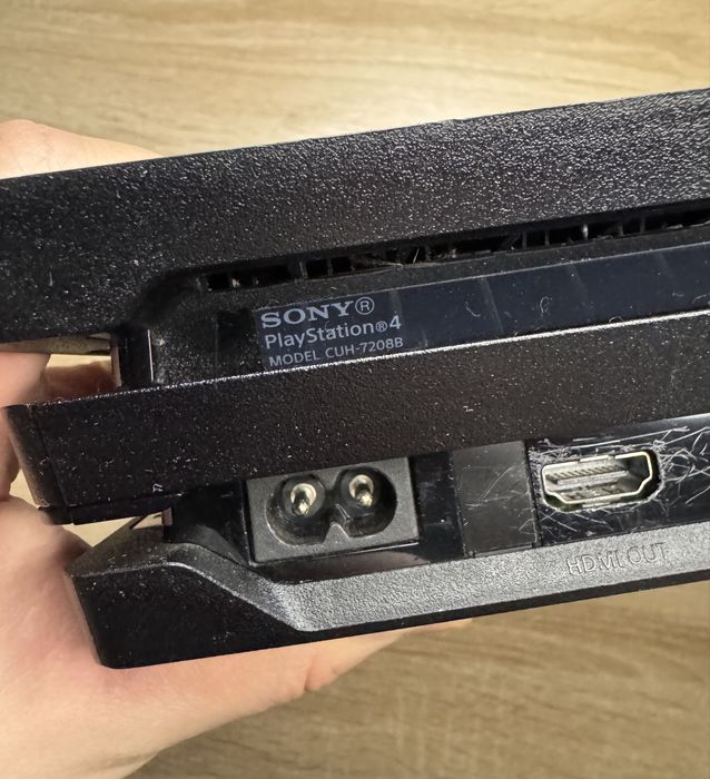 Игровая приставка консоль Sony PlayStation PS4 Pro 1tb без геймпада