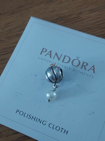 Pandora zawieszka tt z perłą