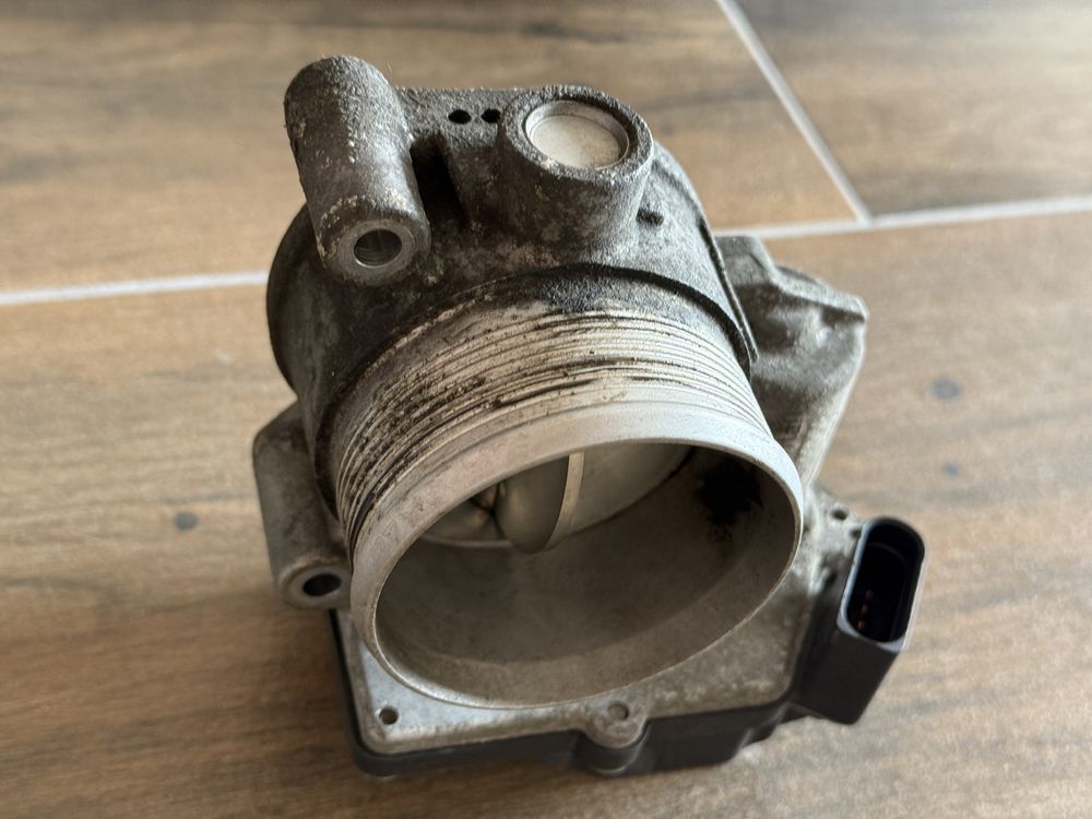Дроссельна заслонка Volkswagen VW T5 GP Т5 2.0 (03L128063H)