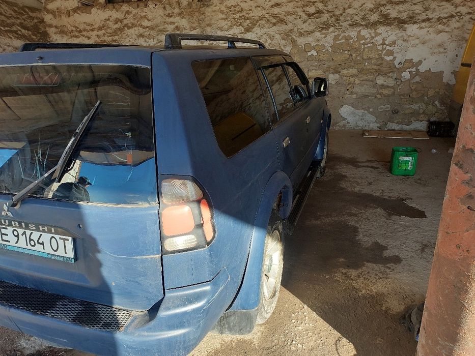 Міцубісі паджеро спорт 2008 рік , бензиновий