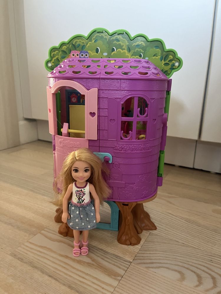 Barbie Chelsea Domek na drzewie Zestaw z lalką