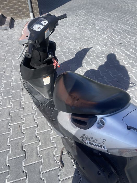 Скутер Suzuki Lets 2 стоковий