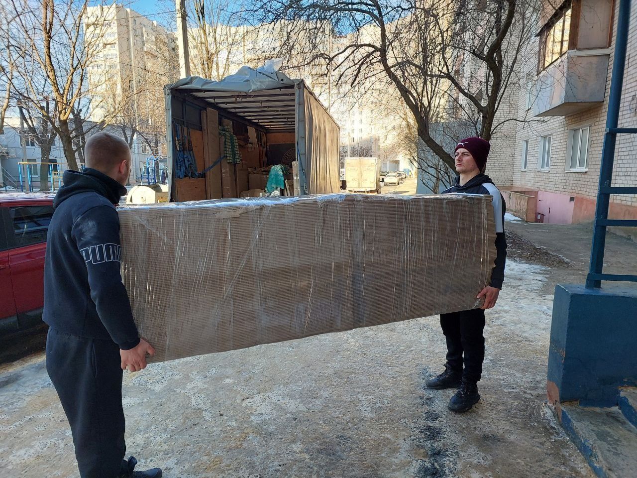 Услуги грузчика Харьков. Заказать грузчиков недорого. Грузчики