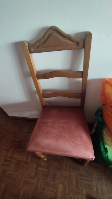 Mobilia de quarto em madeira maciça de Carvalho