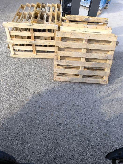 Vendo paletes, possível entrega.