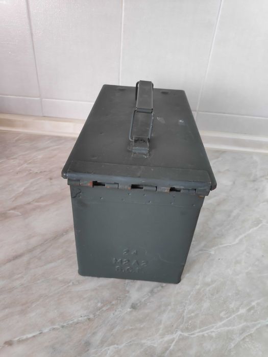 Ящик металевий, герметичний