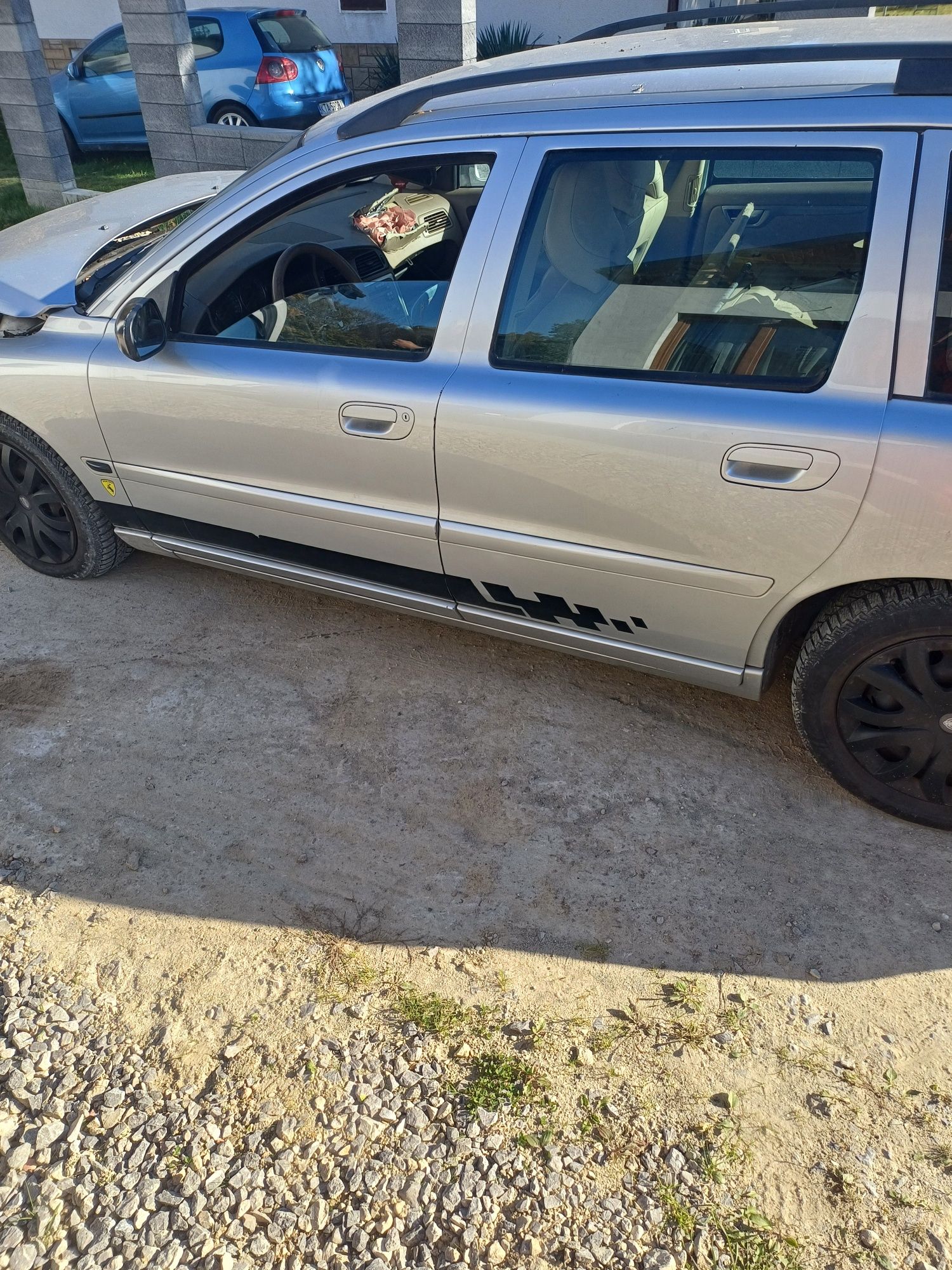 Błotnik volvo v70 II fl 426-26 srebrny 04-09r s60