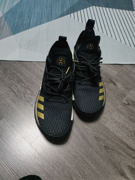 Баскетбольні кросівки Adidas