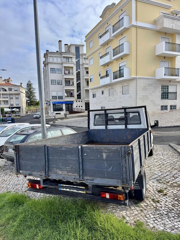 Ford Transit 115 T350 05 – Fiável e pronta a trabalhar