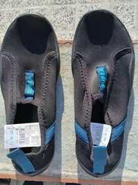 Sapatos de água decathlon