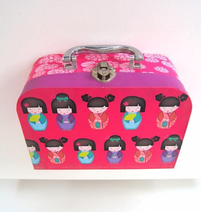 rozowy kuferek walizka ozdobna japonki matrioszki zestaw ozdobny