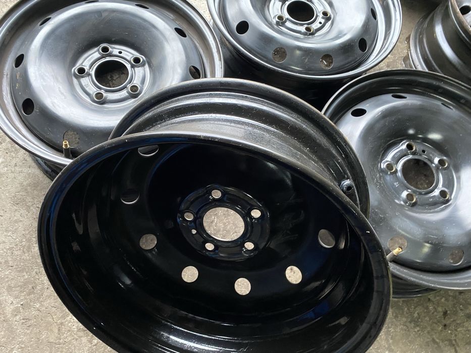 Felgi stalowe 6J16 ET42 Dacia Renault 5x114.3/66.1 Duster I/II komplet