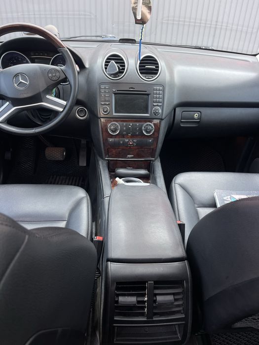 В продажі  Mercedes ML 350