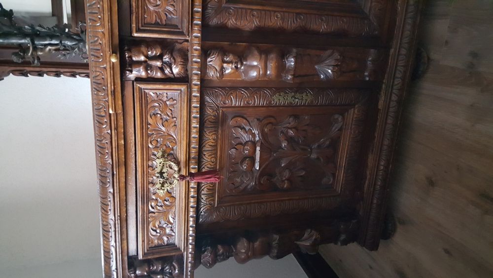 Piękna Stara komoda