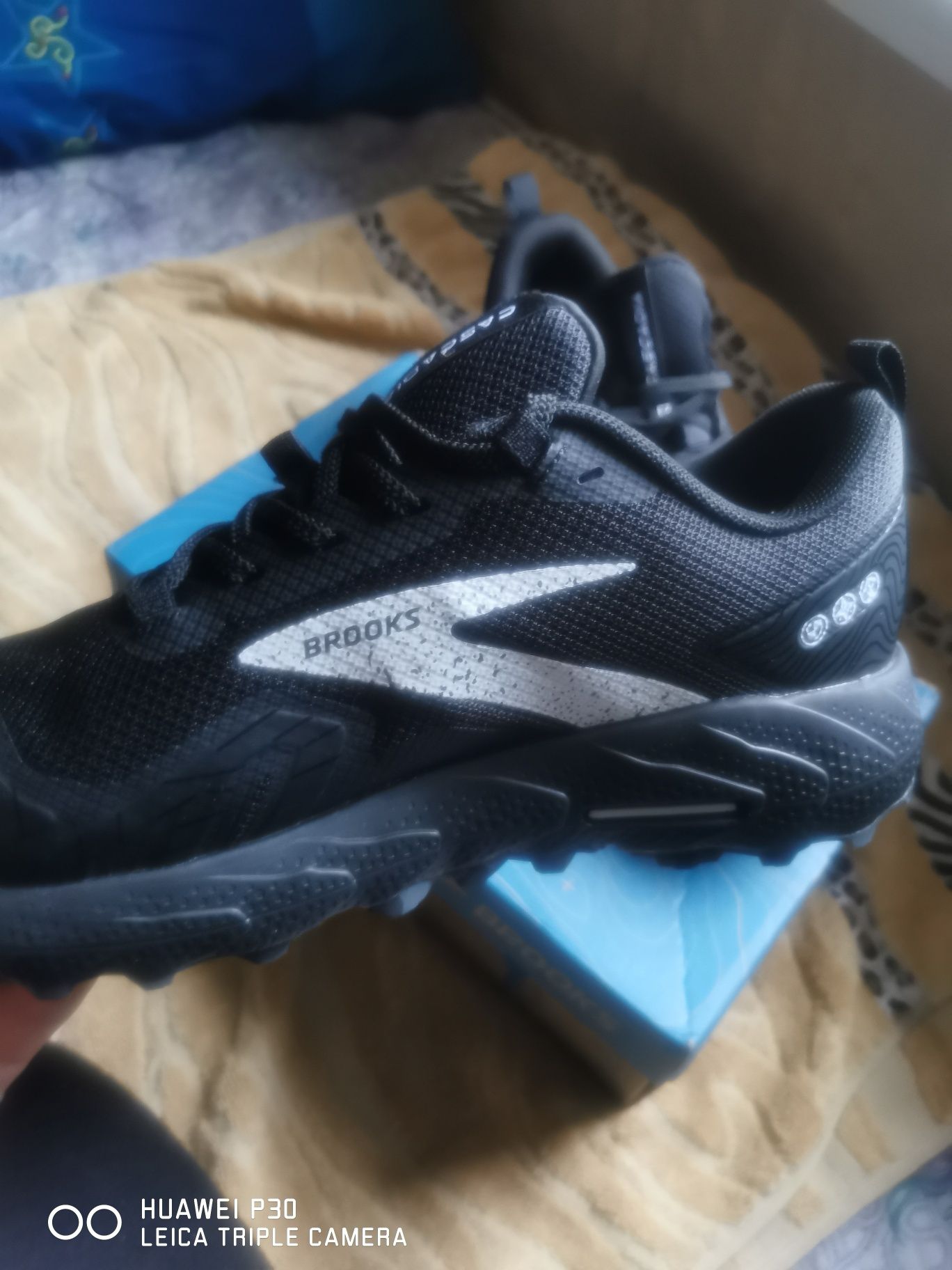 Продам кросівки Brooks